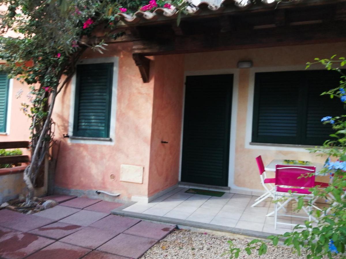 La Casa Nel Borgo Villa Chia Eksteriør billede
