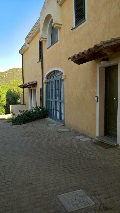 La Casa Nel Borgo Villa Chia Eksteriør billede